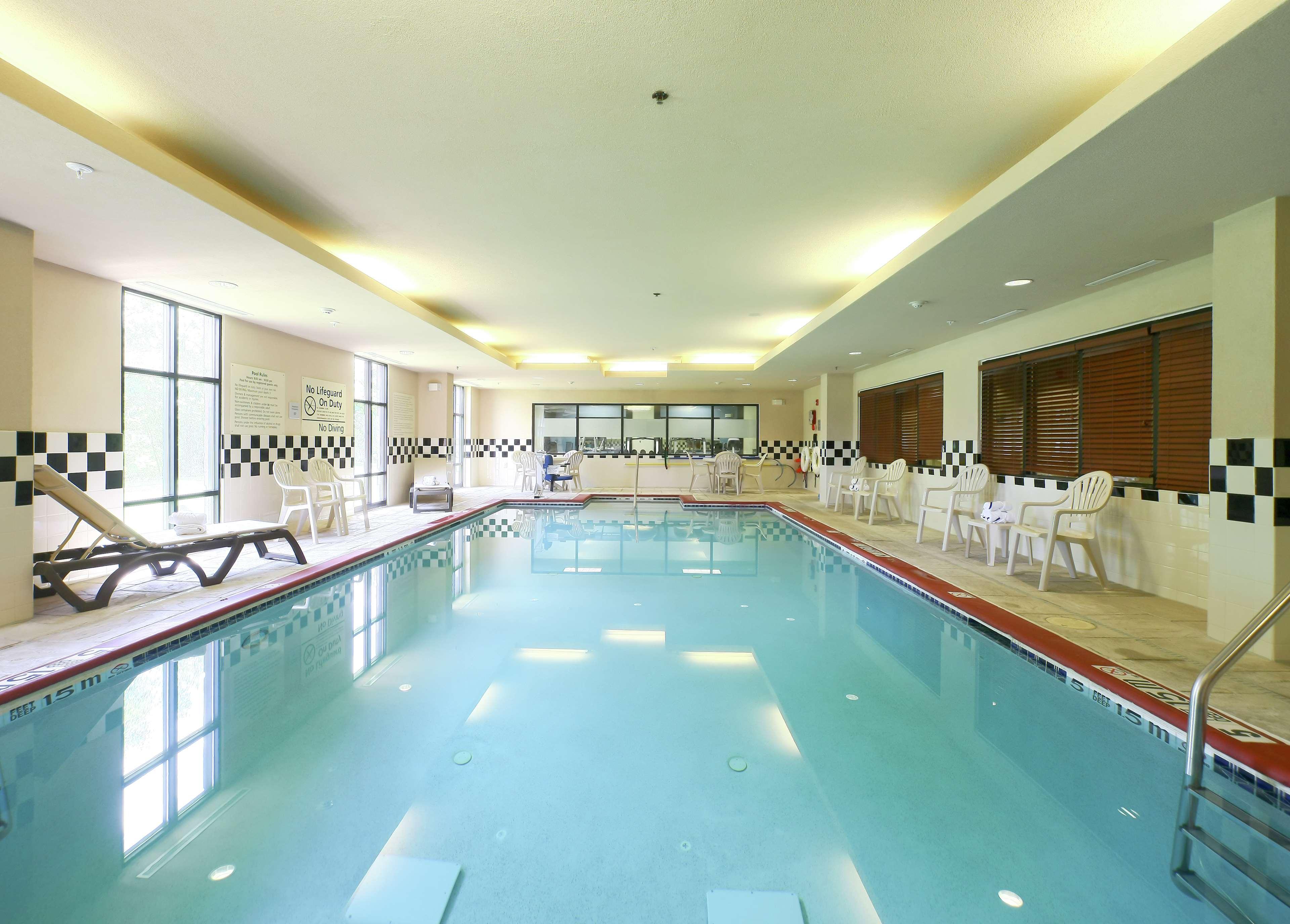 Hampton Inn North Brunswick Nj Bagian luar foto