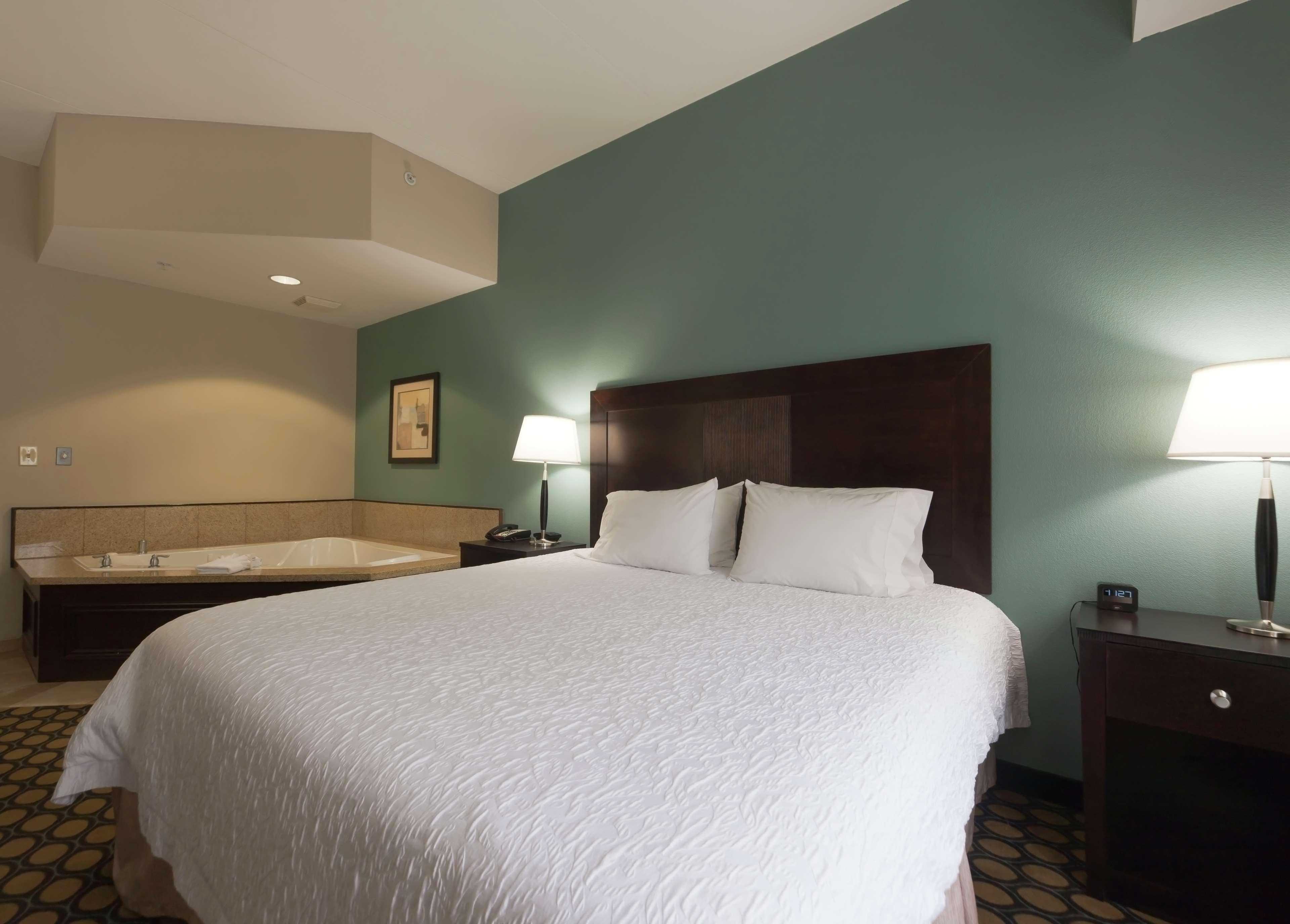 Hampton Inn North Brunswick Nj Bagian luar foto