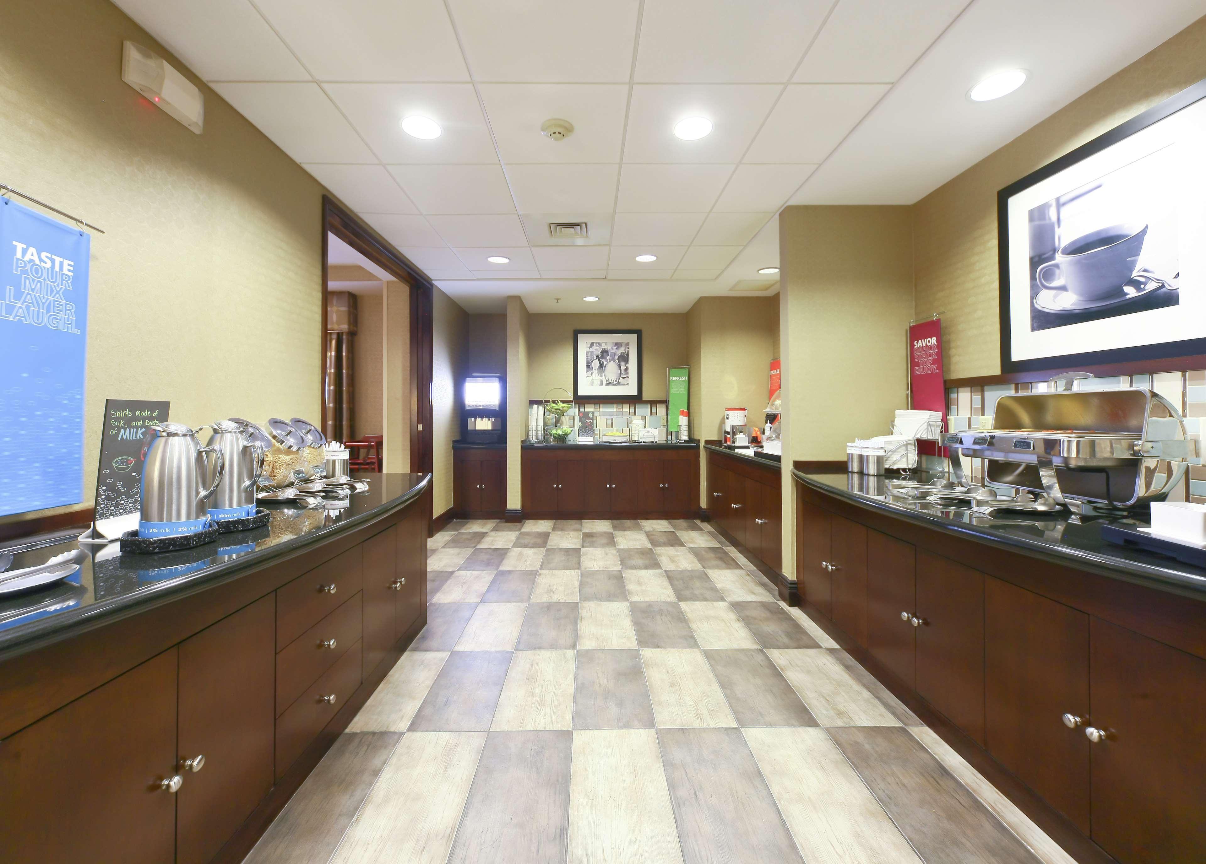 Hampton Inn North Brunswick Nj Bagian luar foto