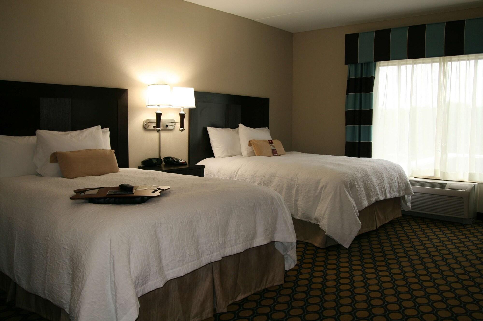 Hampton Inn North Brunswick Nj Bagian luar foto