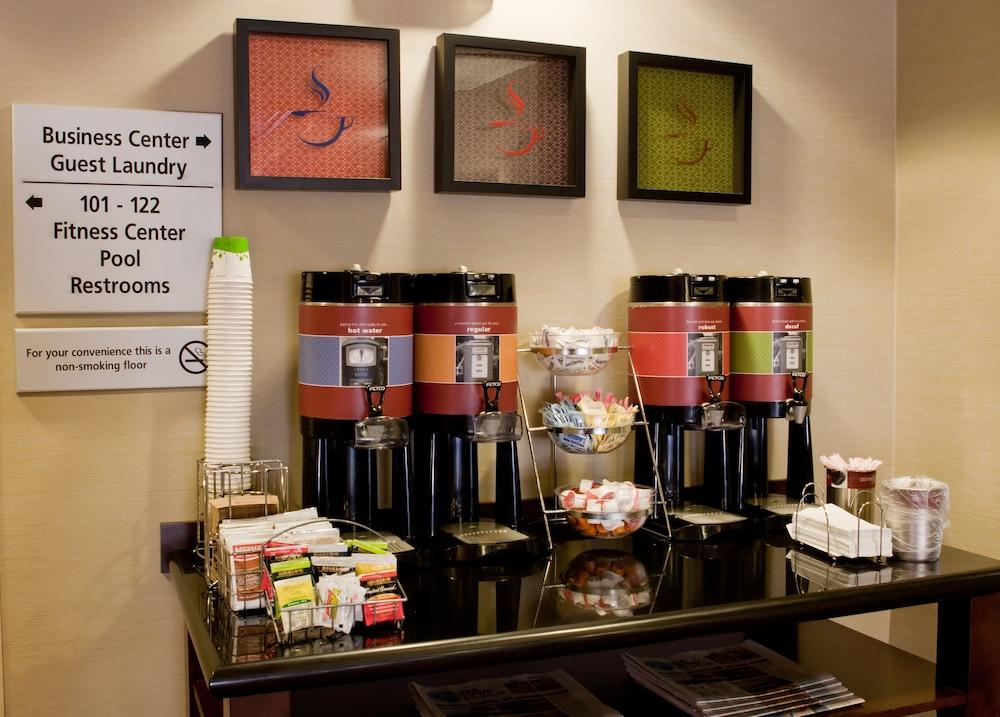 Hampton Inn North Brunswick Nj Bagian luar foto