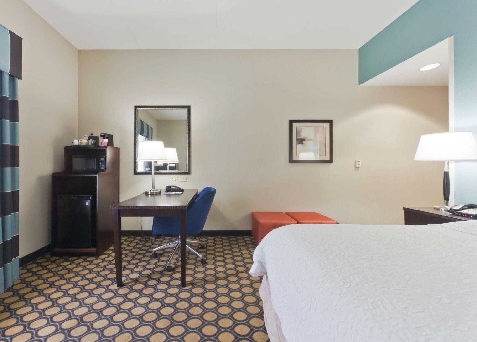 Hampton Inn North Brunswick Nj Bagian luar foto