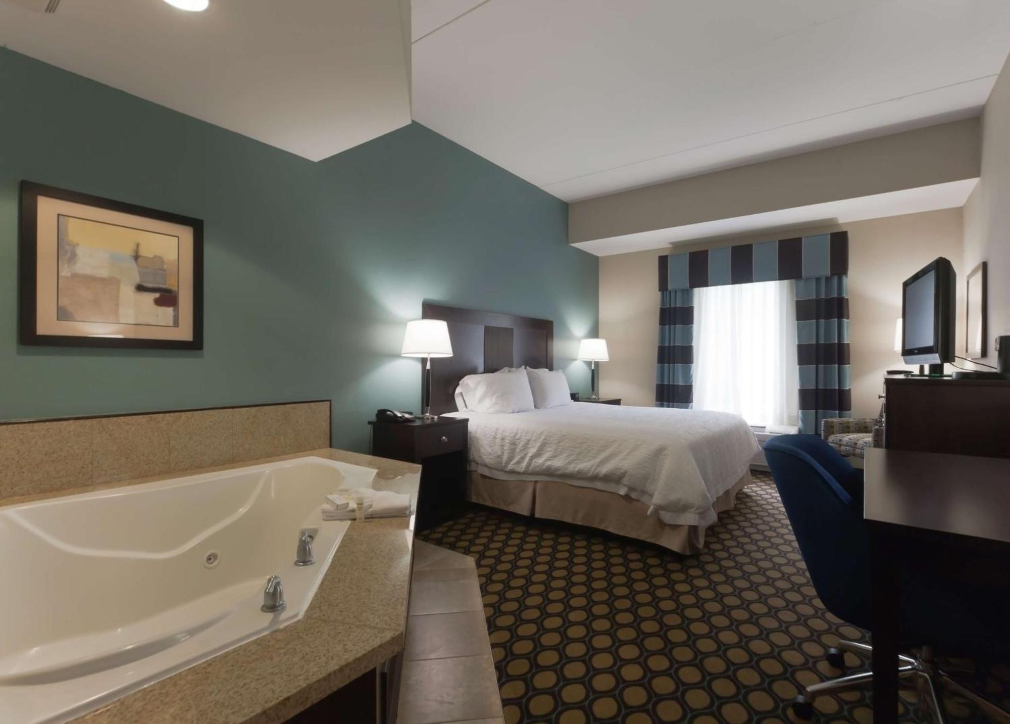Hampton Inn North Brunswick Nj Bagian luar foto