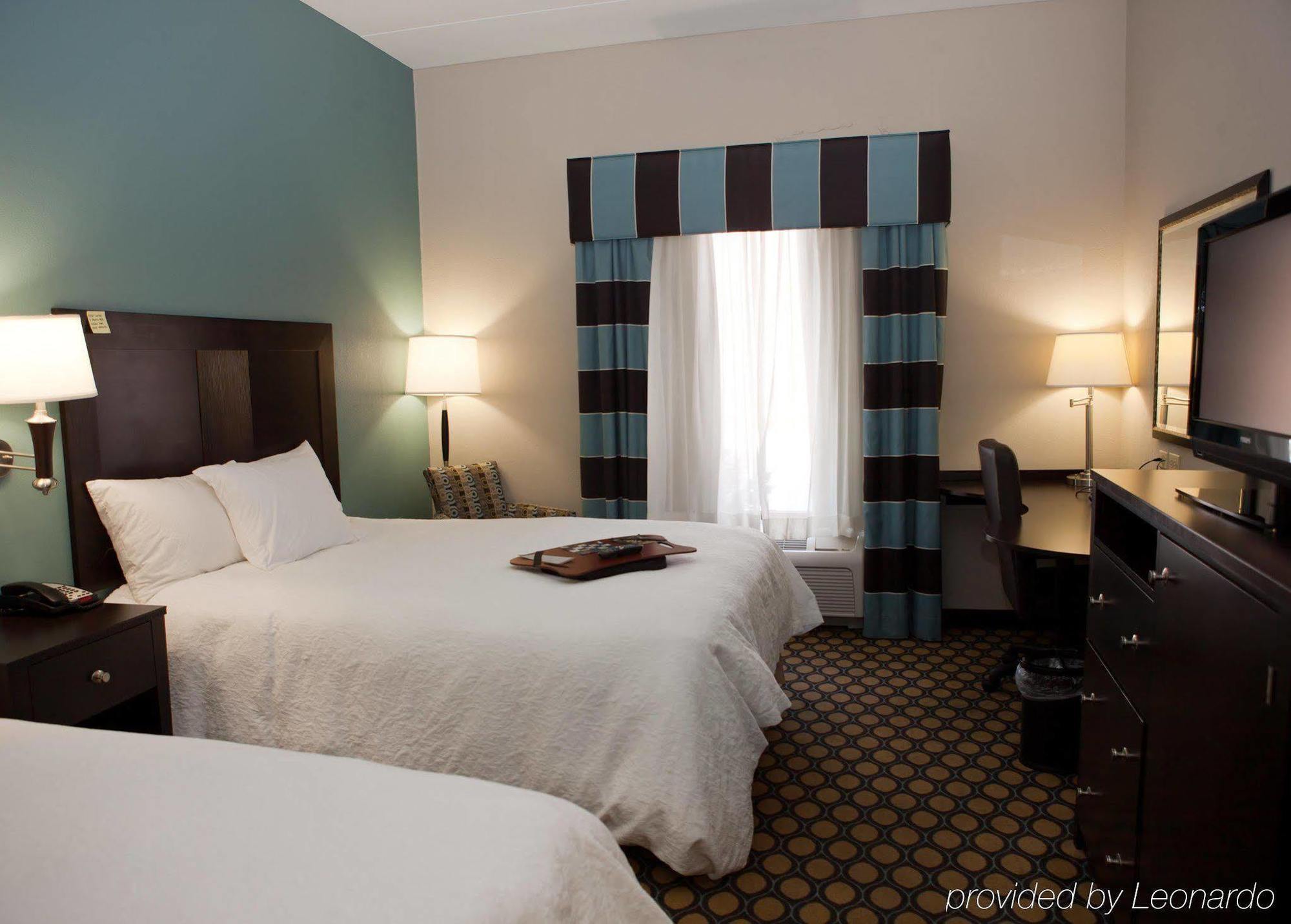 Hampton Inn North Brunswick Nj Bagian luar foto