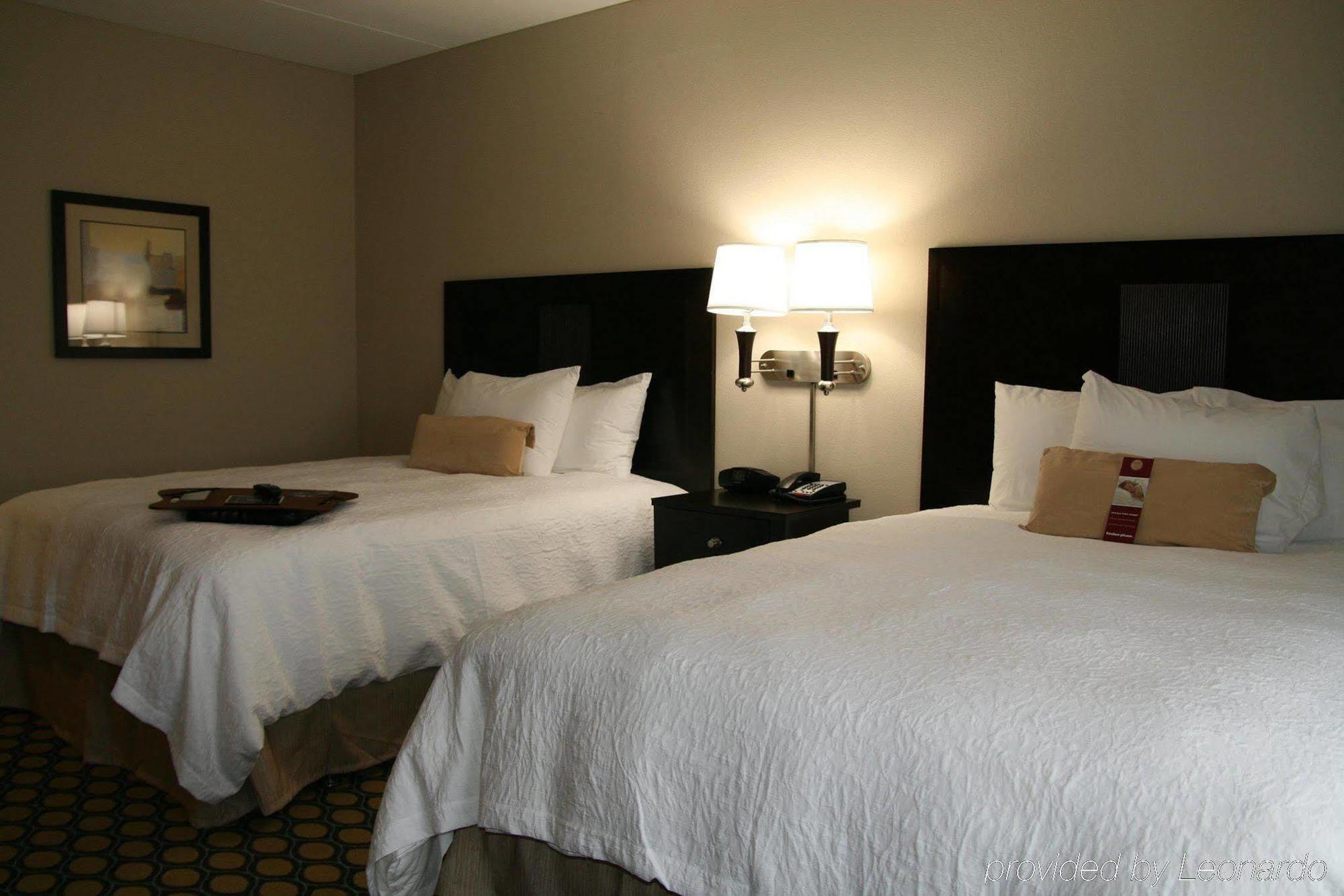 Hampton Inn North Brunswick Nj Bagian luar foto