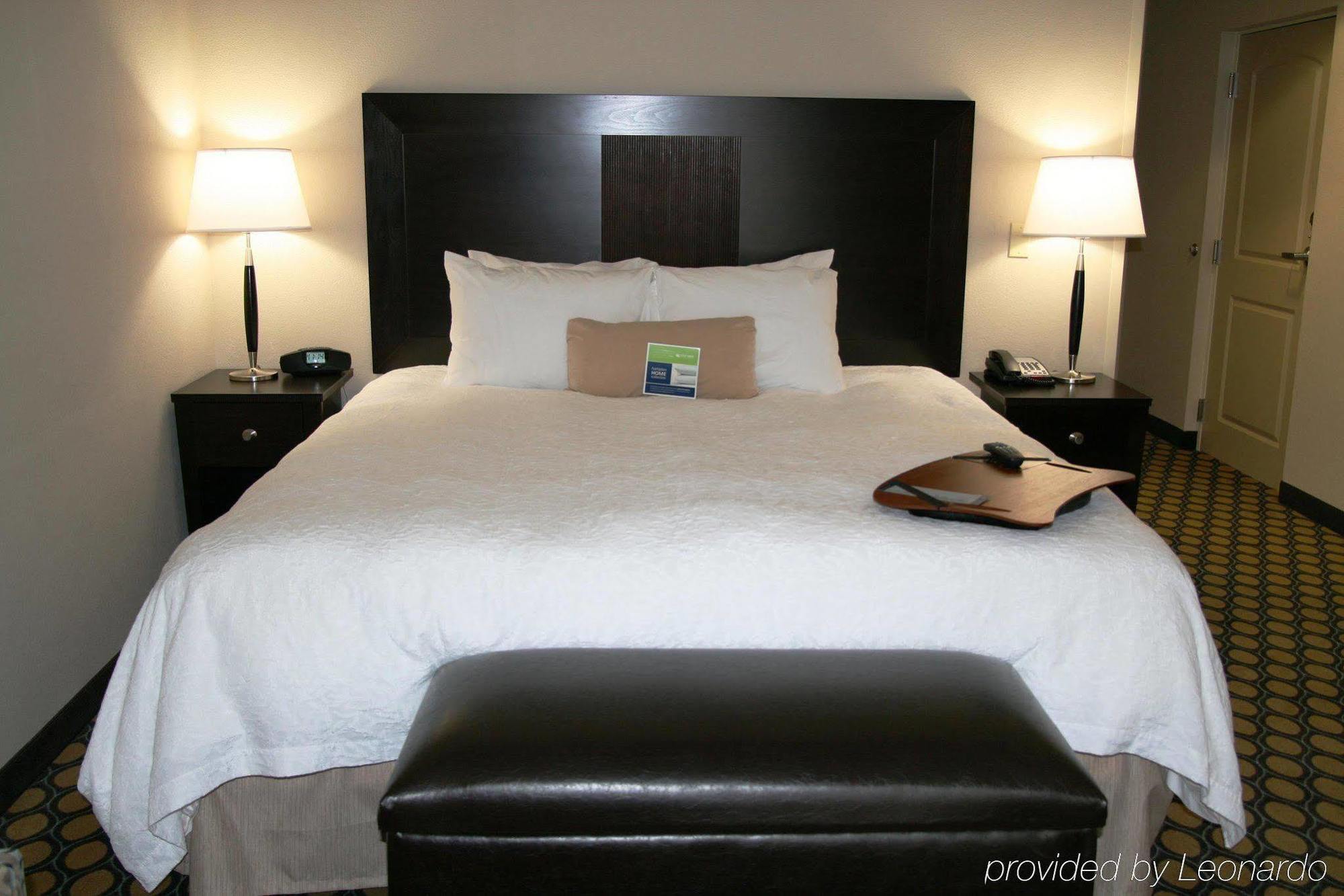 Hampton Inn North Brunswick Nj Bagian luar foto
