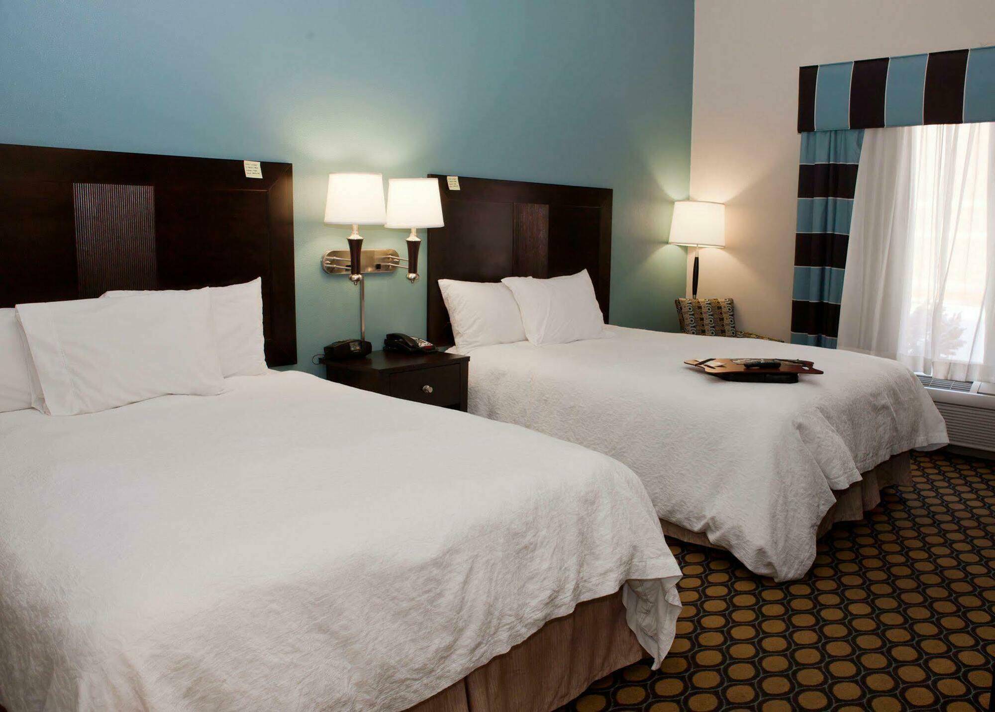 Hampton Inn North Brunswick Nj Bagian luar foto